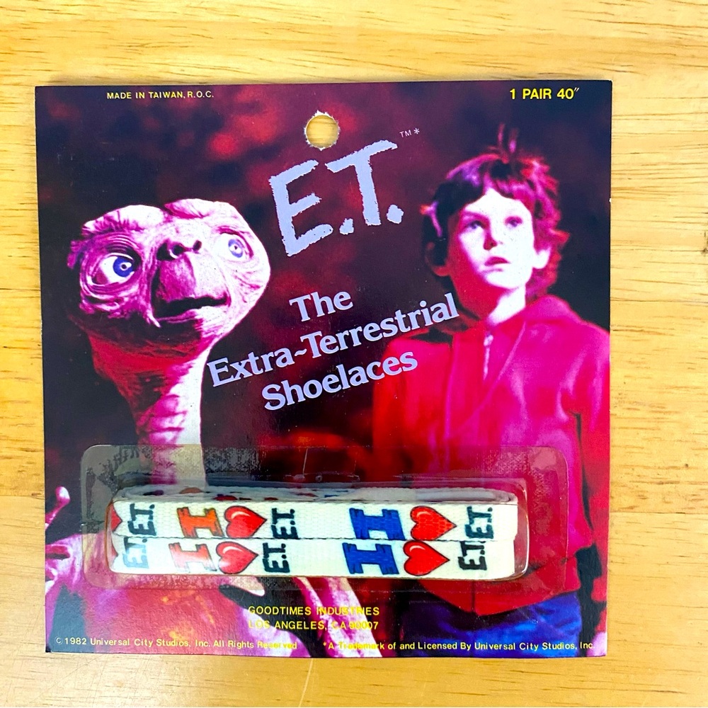 Vintage 1982 ET the Extraterrestrial Shoe Laces Sealed - ❤️ ET